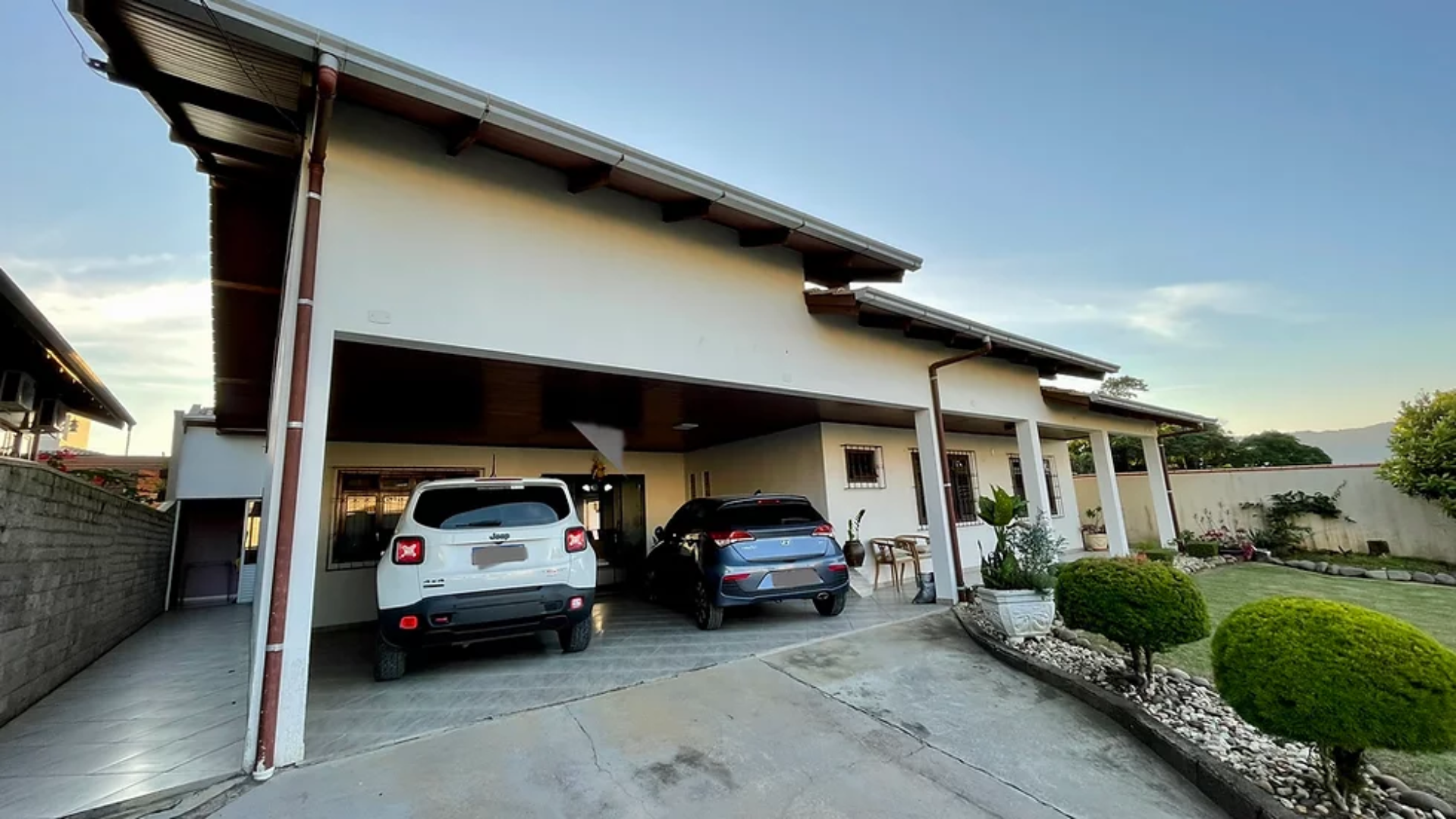 Casa 03 dormitórios