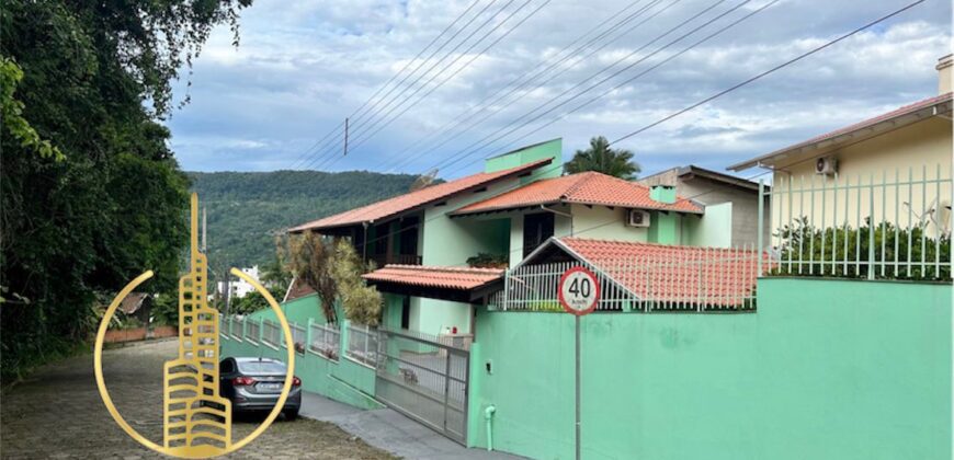 Casa 05 dormitórios