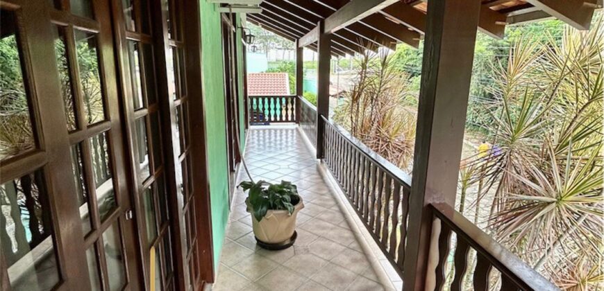 Casa 05 dormitórios