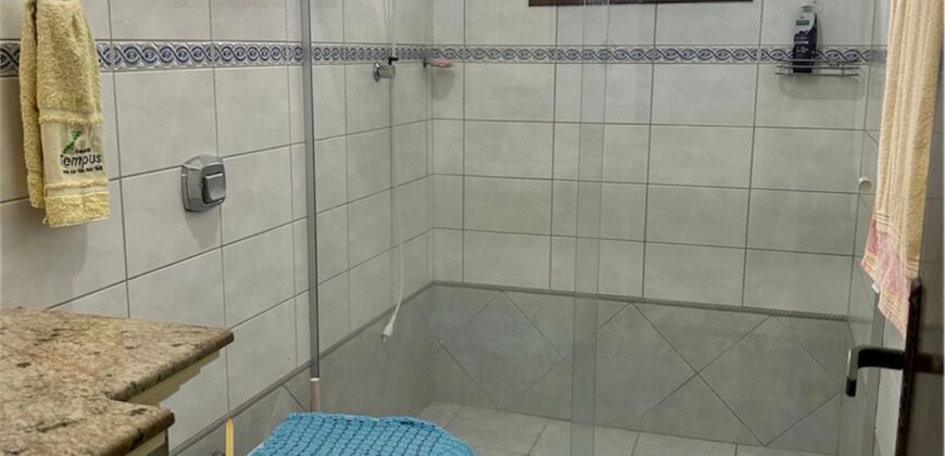 Casa 05 dormitórios
