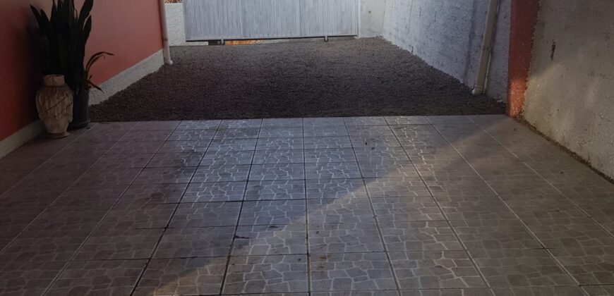 Casa 03 dormitórios