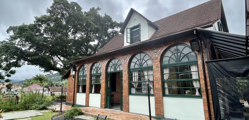 Casa Comercial