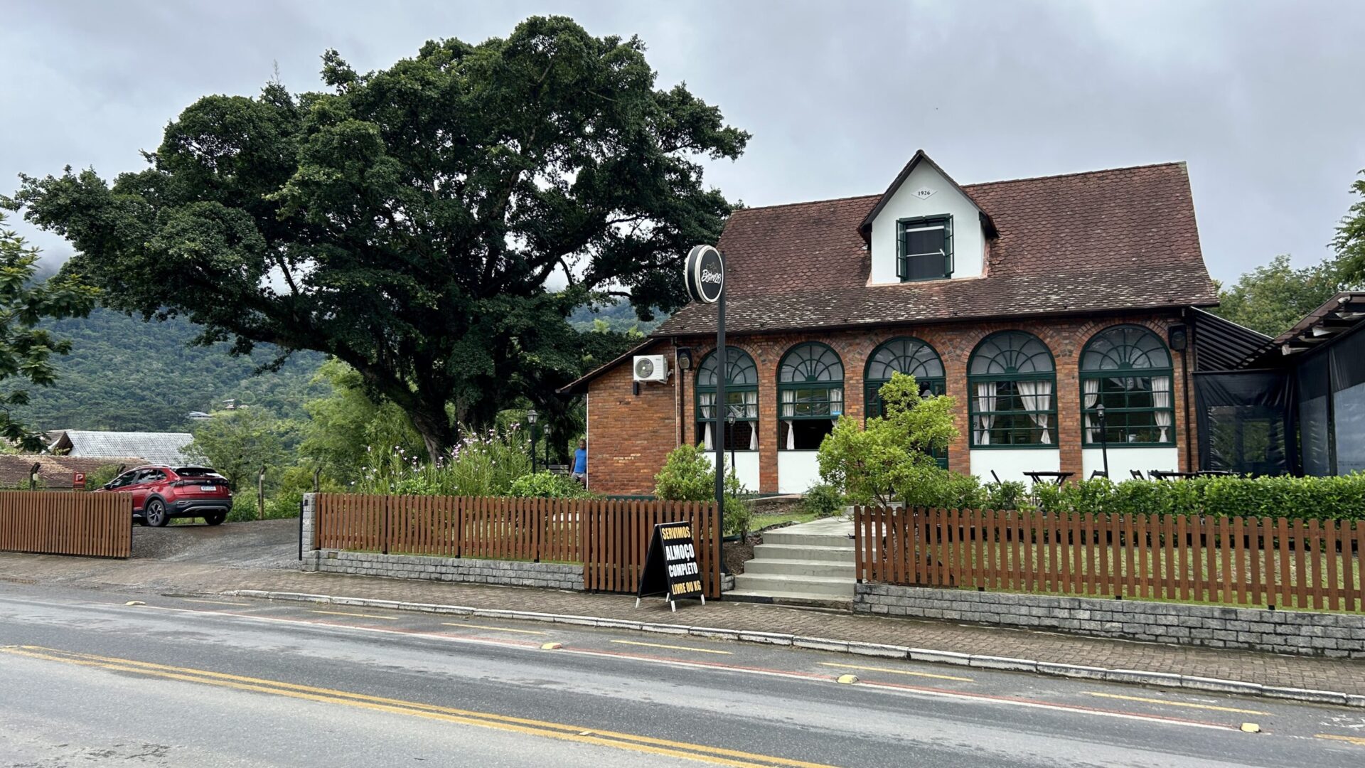 Casa Comercial