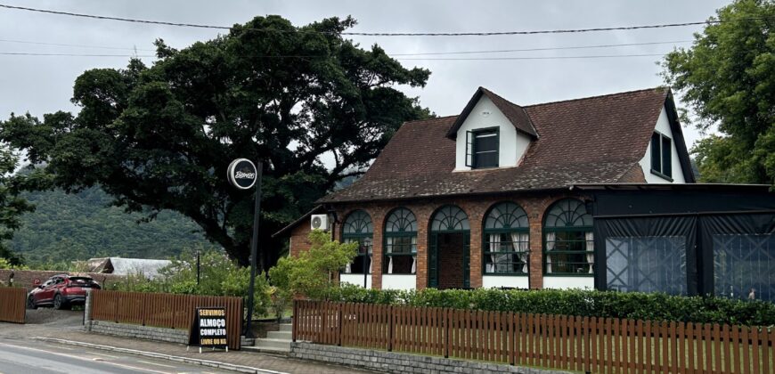Casa Comercial