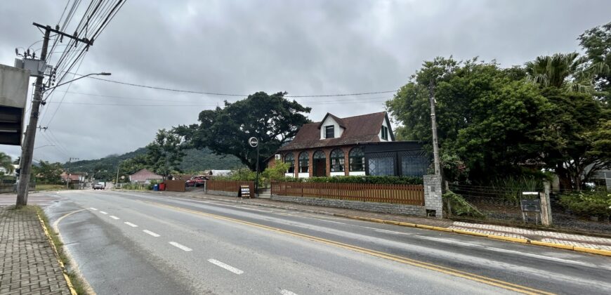 Casa Comercial