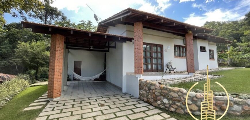 Casa 03 dormitórios