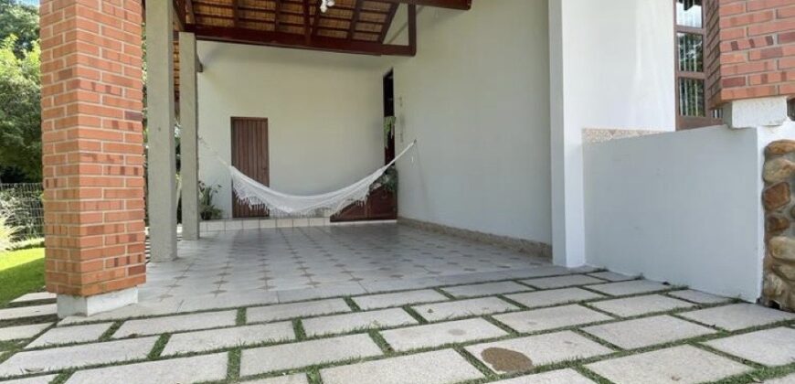 Casa 03 dormitórios