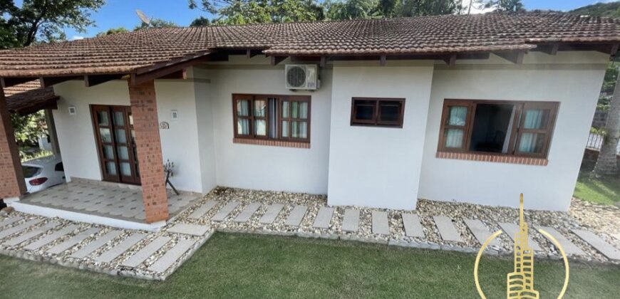 Casa 03 dormitórios