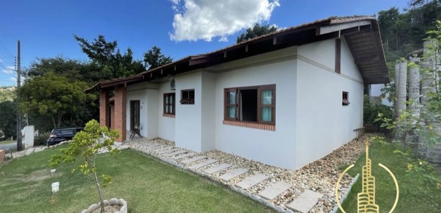 Casa 03 dormitórios
