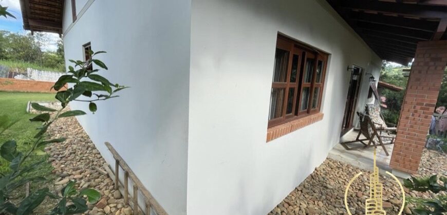 Casa 03 dormitórios