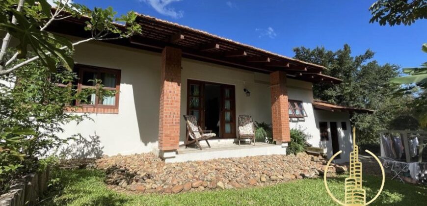 Casa 03 dormitórios
