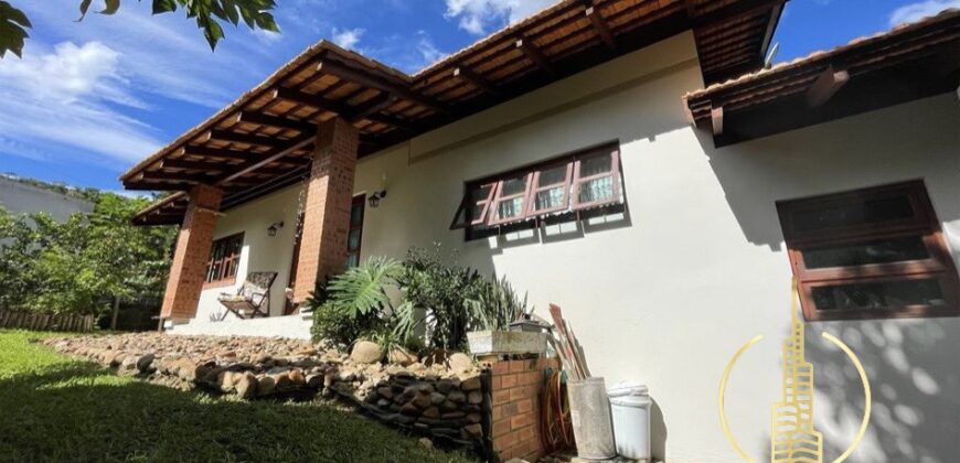 Casa 03 dormitórios