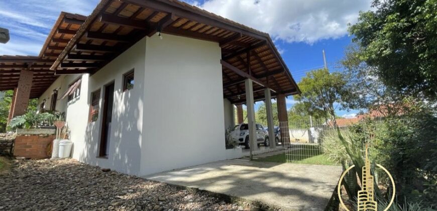 Casa 03 dormitórios