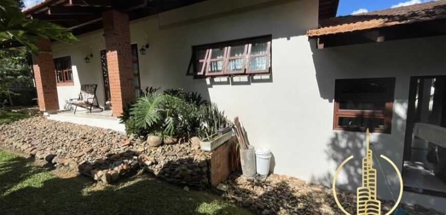Casa 03 dormitórios