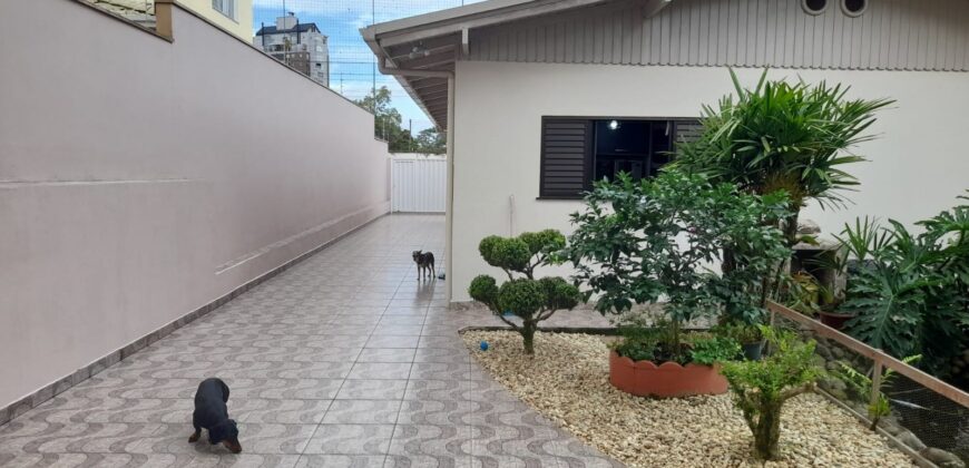 Casa 03 dormitórios – Jd. América