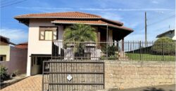 Casa 03 dormitórios