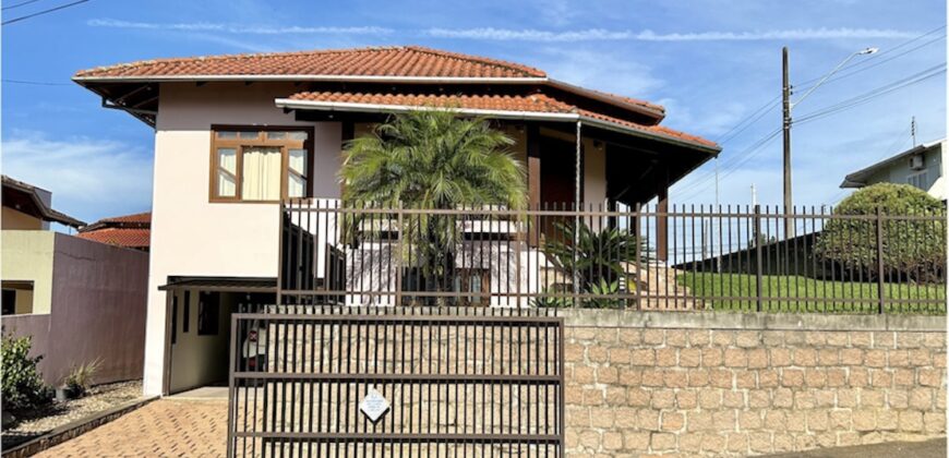 Casa 03 dormitórios