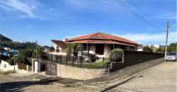 Casa 03 dormitórios