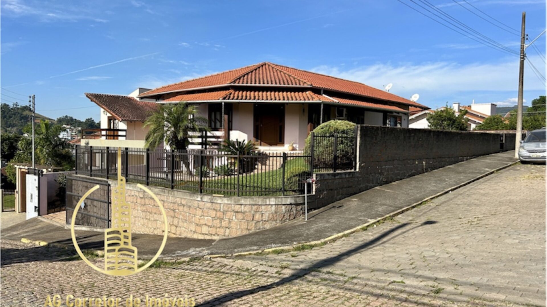Casa 03 dormitórios