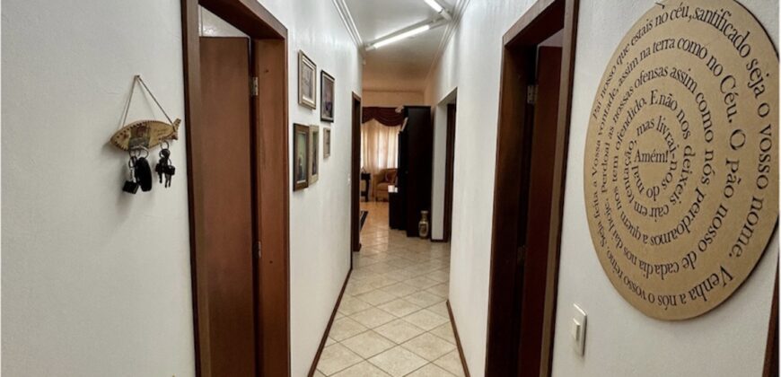 Casa 03 dormitórios