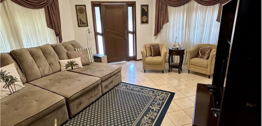Casa 03 dormitórios