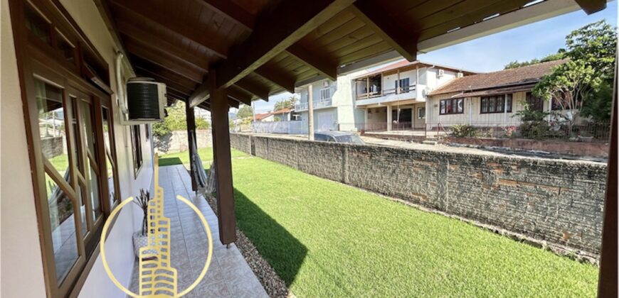 Casa 03 dormitórios
