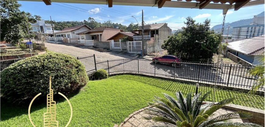 Casa 03 dormitórios