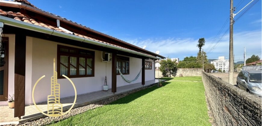 Casa 03 dormitórios