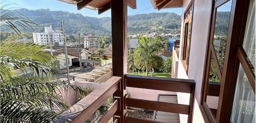 Casa 03 dormitórios