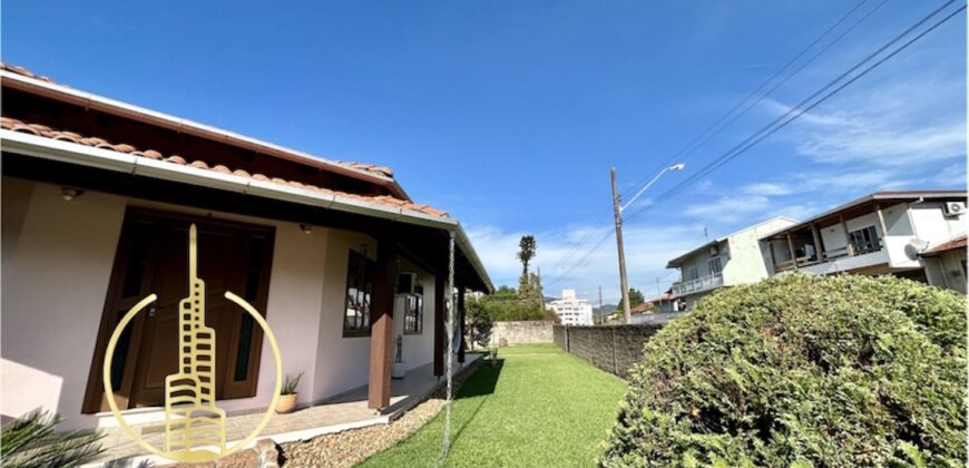 Casa 03 dormitórios