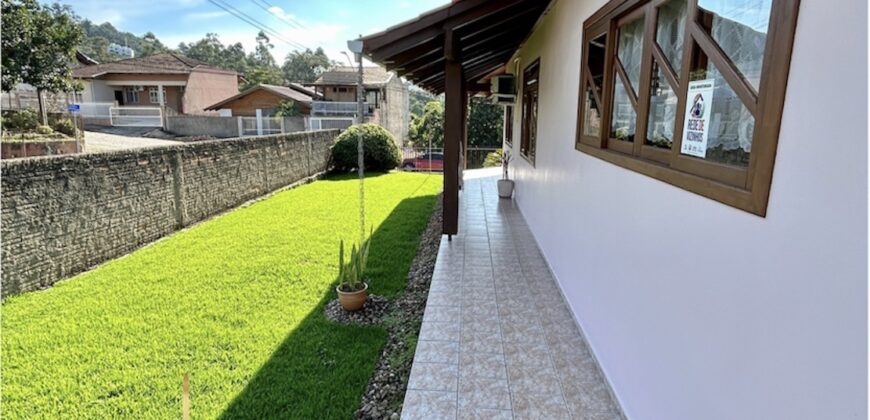 Casa 03 dormitórios