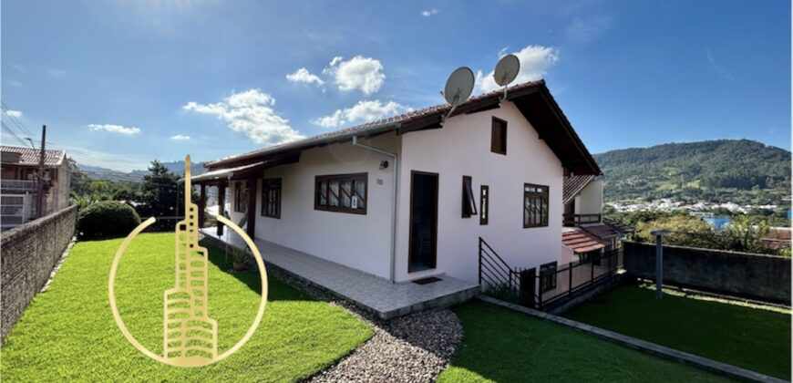Casa 03 dormitórios