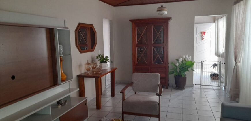 Casa 03 dormitórios – Jd. América