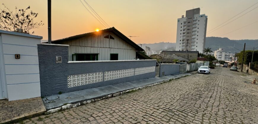 Casa 3 dormitórios – Centro