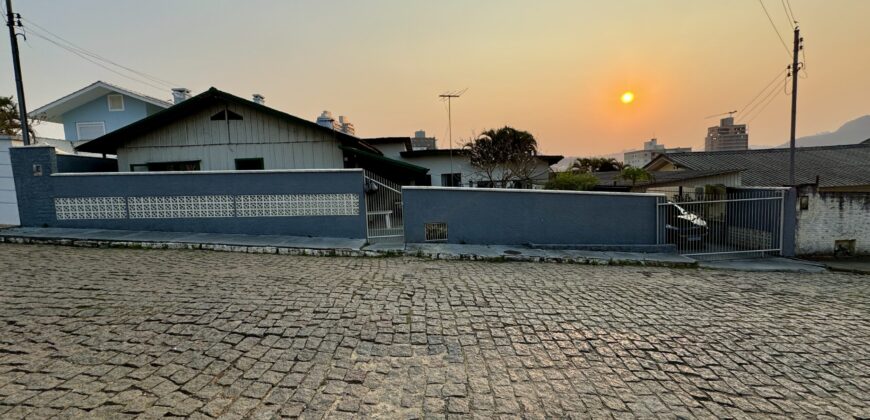 Casa 3 dormitórios – Centro