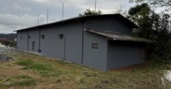 Galpão com amplo terreno Galpão com amplo terreno